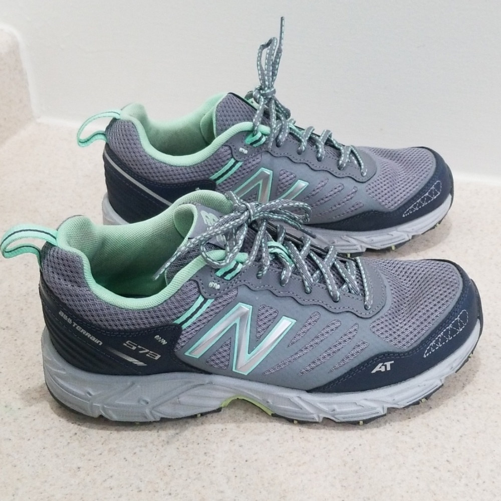 New Balance 573 women's size 10 sneakers - Picture 5 of 8